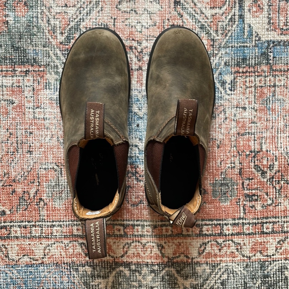 Women’s Blundstones, US 9 1/2 (6 1/2 AUS).